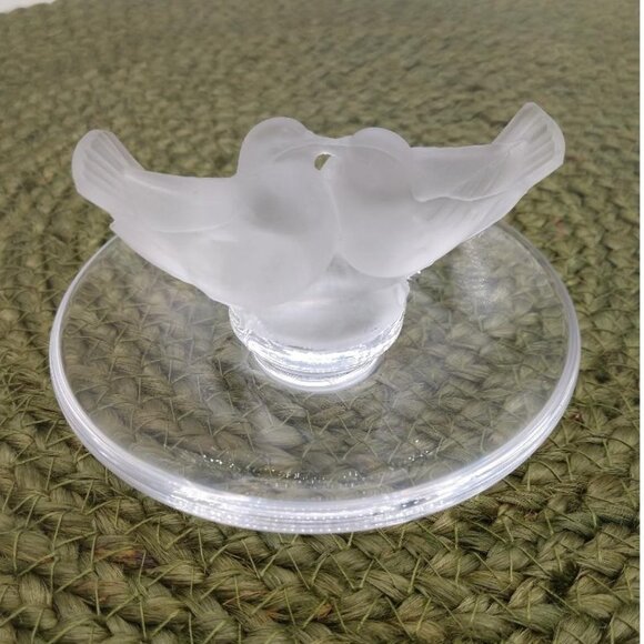Lalique France Frosted Crystal Two Lovebirds Figurine SIgned On Clear Crystal Ba - Picture 1 of 4
